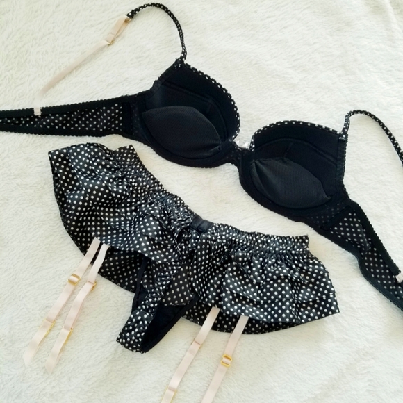 Victoria's Secret Sexy Little Things Polka Dot Bra Garter Skirt Thong Panty NWT - Picture 5 of 12
